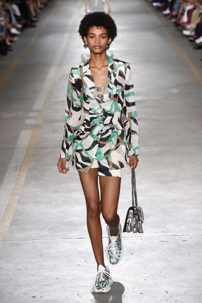 Look 25